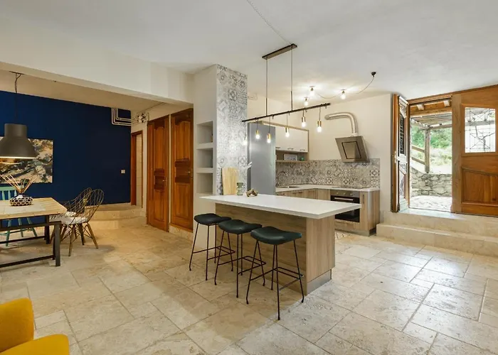 Louise, Trani Ammouda #feelslikehome Holiday home *