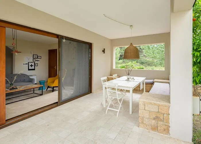 Louise, Trani Ammouda #feelslikehome אורמוס פנגיאס