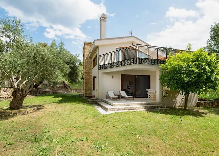 Louise, Trani Ammouda #feelslikehome * 奥马斯帕纳吉亚斯