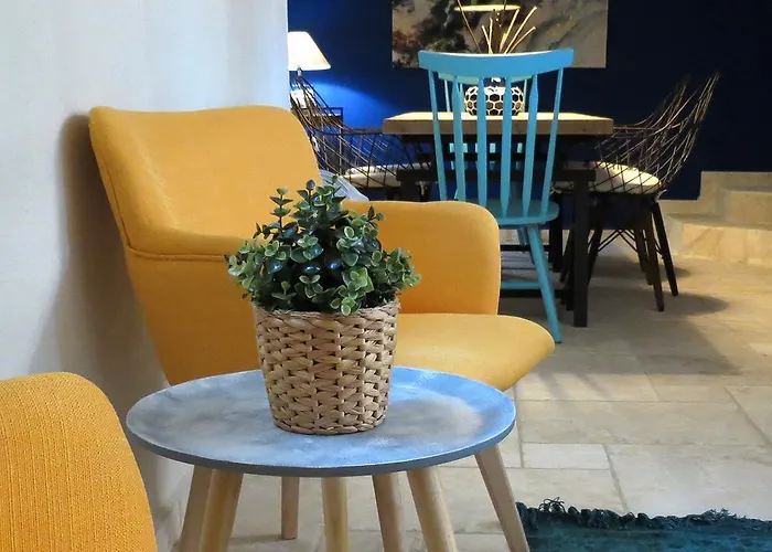 Louise, Trani Ammouda #feelslikehome אורמוס פנגיאס