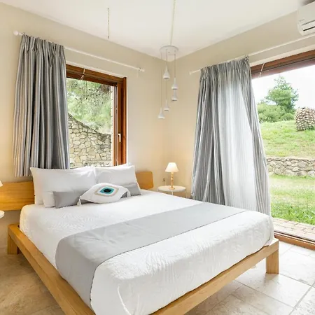 Louise, Trani Ammouda #feelslikehome * Ormos Panagias