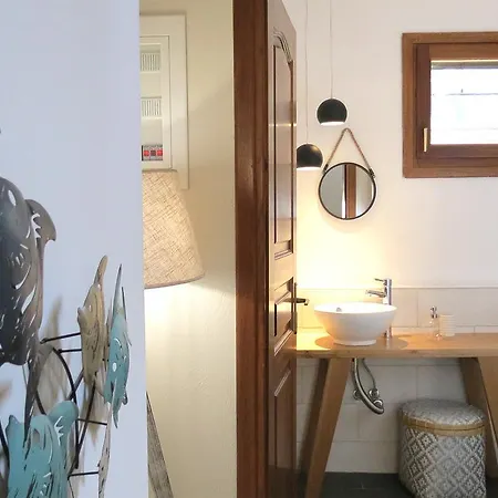 Louise, Trani Ammouda #feelslikehome Hébergement de vacances *